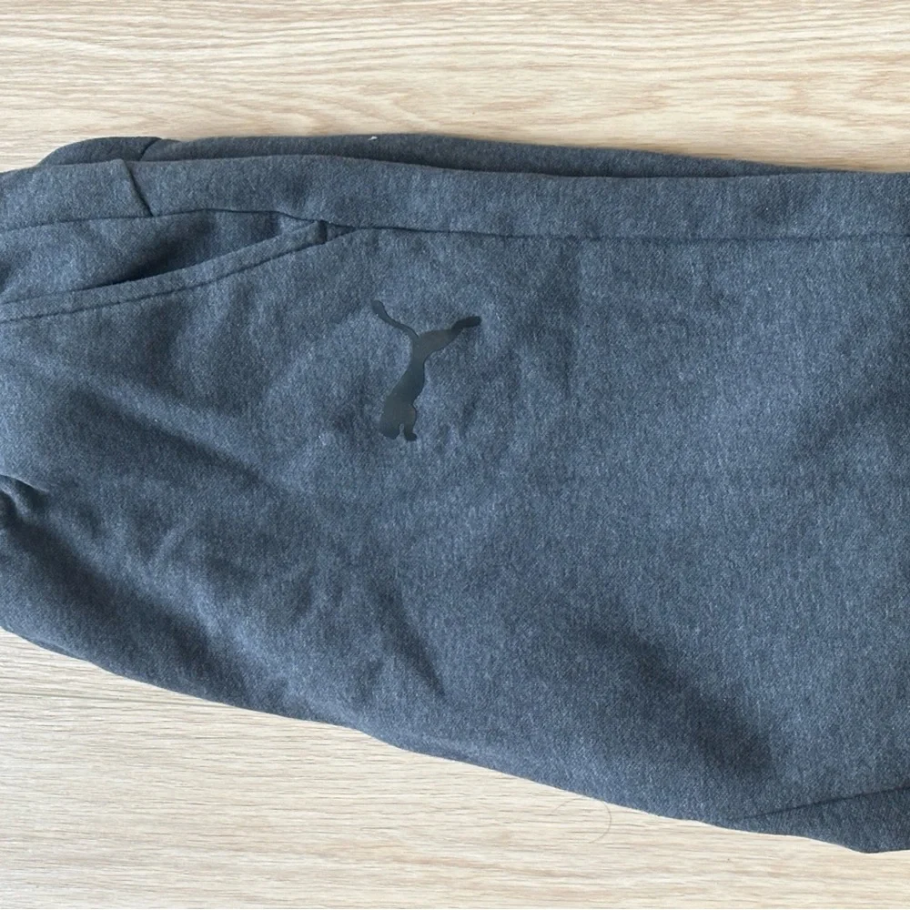 Puma Gray Sweatpants in good condition - Picture 7 of 7